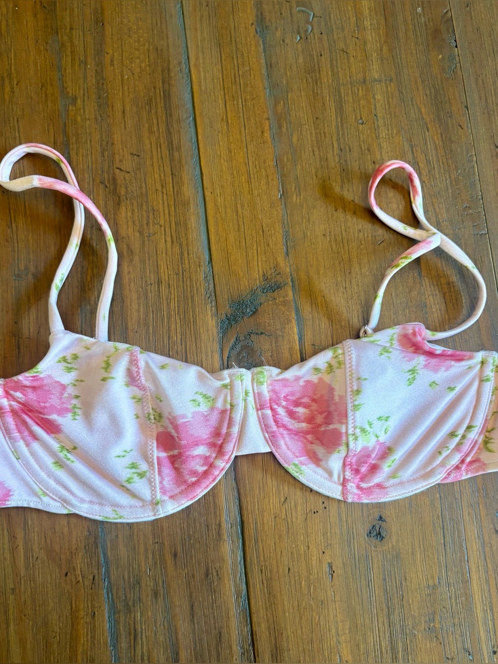 Frankie’s bikinis x Sydney Sweeney Mio Amore Zola shine bikini top